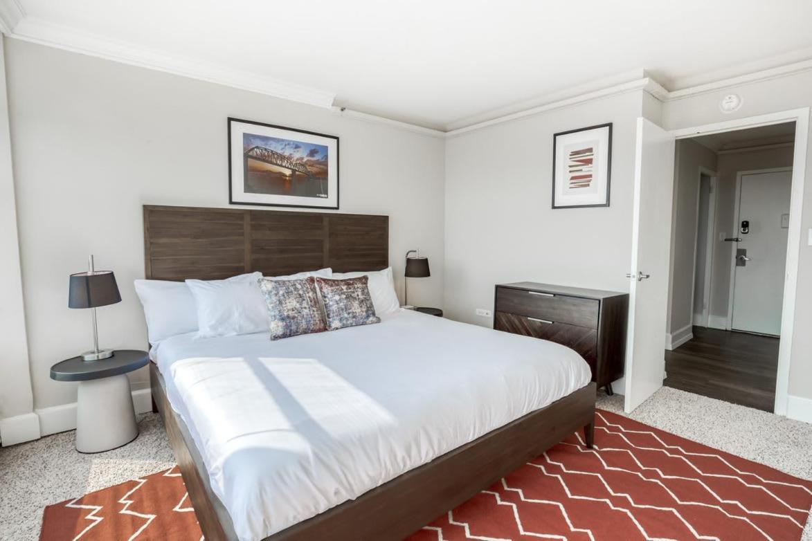 Cozysuites 800 Tower 1Br With Gym! 10 Louisville Esterno foto