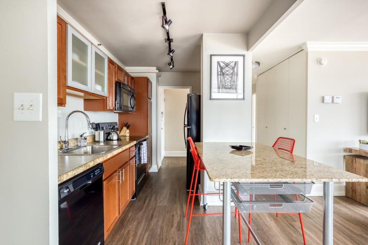 Cozysuites 800 Tower 1Br With Gym! 10 Louisville Esterno foto
